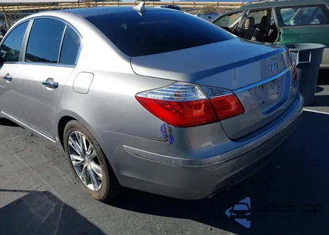 2009 Hyundai Genesis 4.6 из США, поврежденный, VIN KMHGC46F29U047119